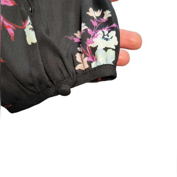 BNWT. Banana Republic true wrap blouse.BNWT Gap top Size SM - Picture 3 of 5